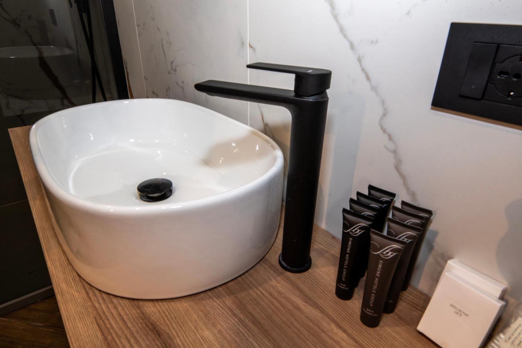 Maison Toledo Suites Наполи Екстериор снимка