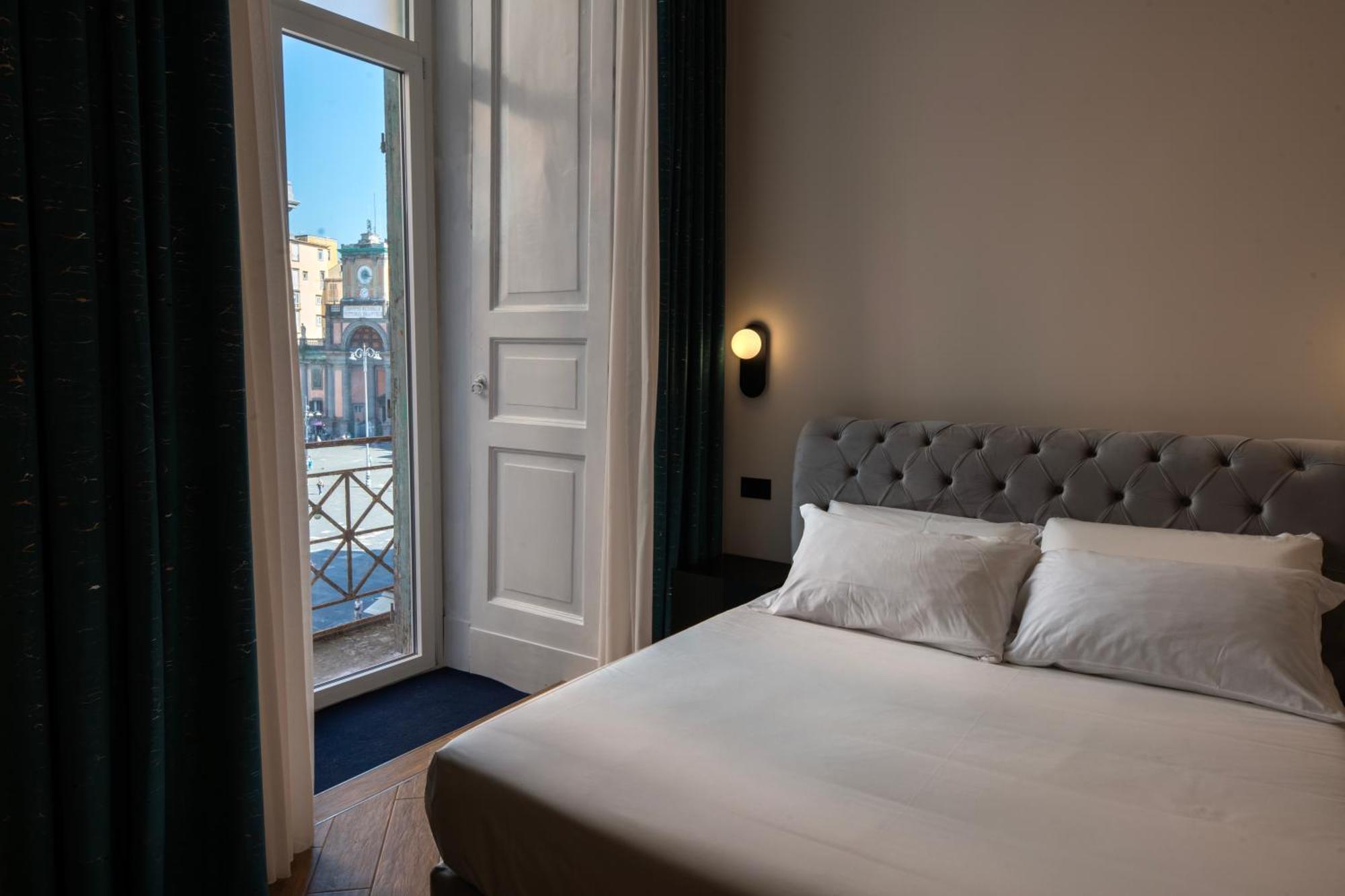 Maison Toledo Suites Наполи Екстериор снимка